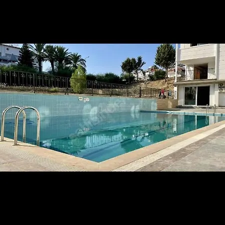 Centre Pool Lejlighed